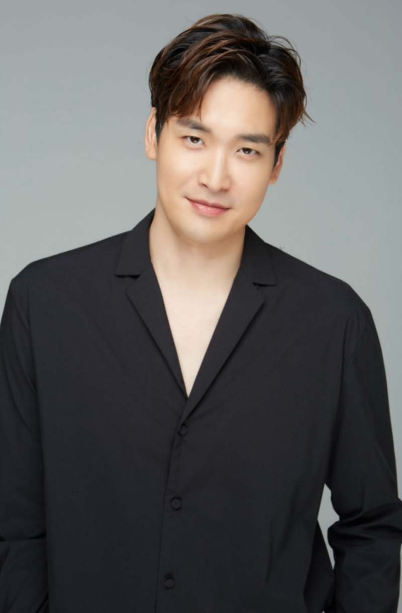 장인어른이 차 안에서 울었다는 그 사위 — '아내 바라기'로 굳은 그 배우, 사실은 재혼이었....