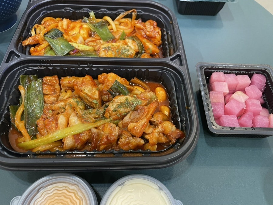 기영이숯불두마리치킨 이천증포점 사진 2