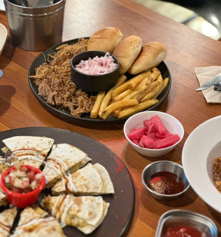  에버랜드 근처 맛집 러스틱스모크하우스 용인양지점