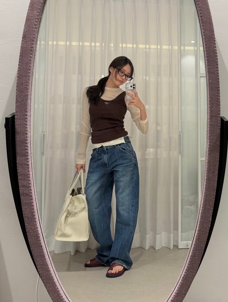  비칠수록 세련된 OOTD! 효민이 증명한 S/S 시즌 레이어드 룩의 정석