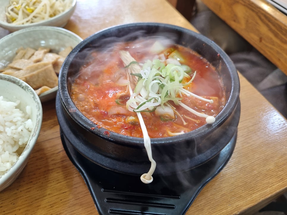 미스터쉐프 아주대본점 사진 1