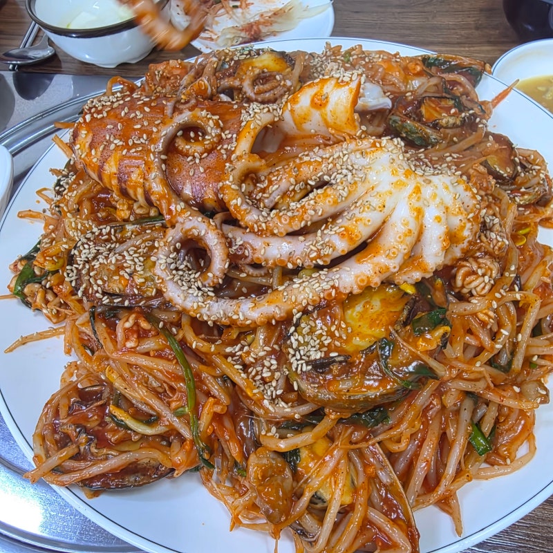 [안산 맛집] 40년 전통의 내공, ‘털보 해물 아구찜’ 솔직 방문기 (웨이팅/메뉴 추천)
