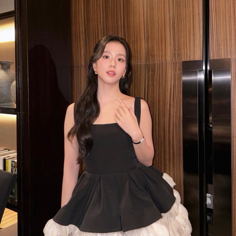블랙핑크 지수 까르띠에 베누아 워치 시계 우아하고 차분하네