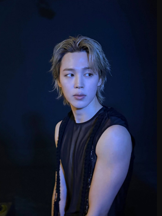 금발에 시스루 민소매, 방탄소년단 지민 인스타 4장이 유독 오래 남는 이유