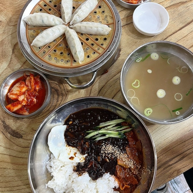 서면 가성비 밥집 부전시장 칼국수 밀면 영자면옥 본점