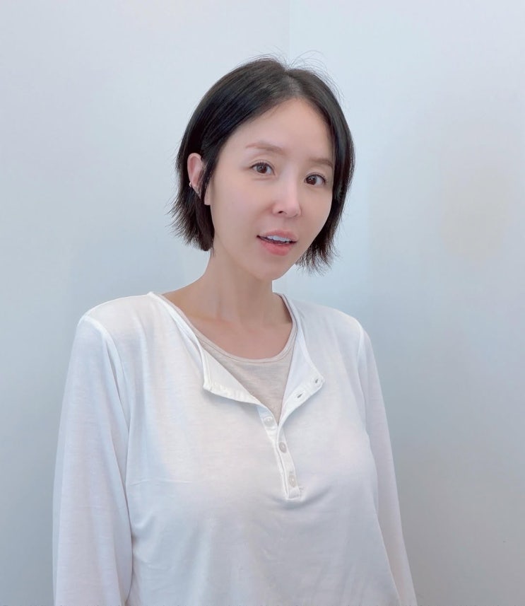  신지 결혼 후 단발 변신, 시크함 뚝뚝 묻어나는 보브컷