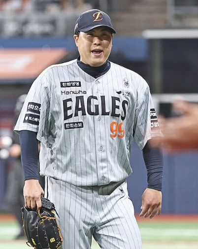  “200승 보인다” 류현진 웃게 만든 노시환의 초대형 한 방