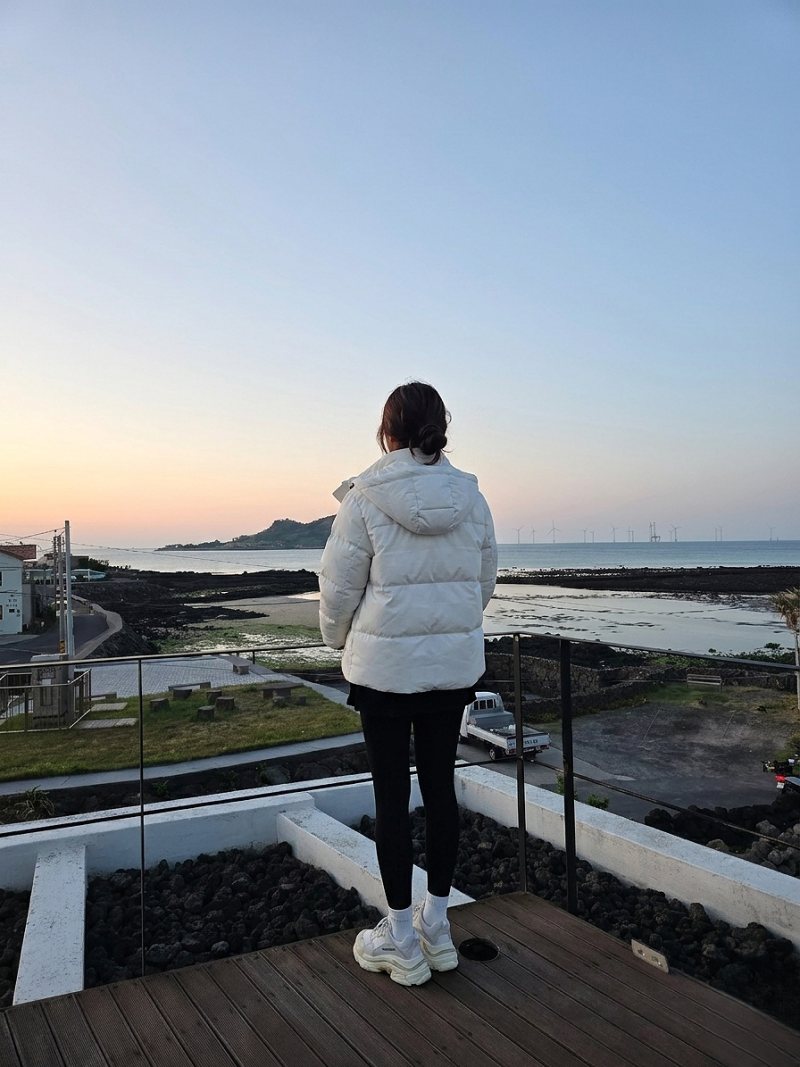 금능해수욕장 근처 제주도 독채 펜션 비양도가 한눈에 들어오는 6인~10인 규모의 제주도 가족....