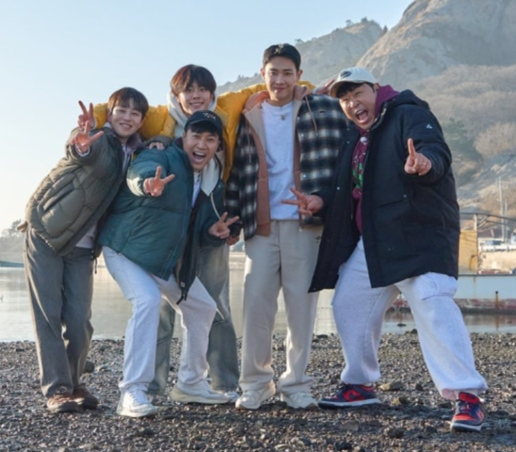   1박 2일 막내 유선호 졸업 소식! 20대의 전부를 바친 눈물 어린 작별 인사