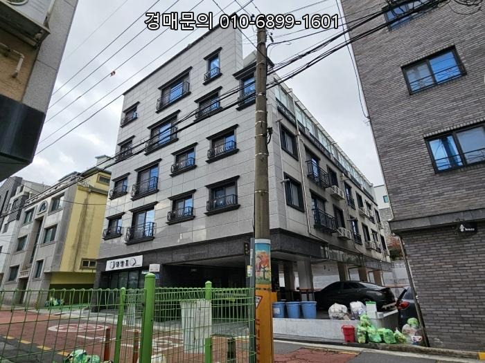  대전 서구 내동 핵심 입지, 압도적 규모의 근린주택 경매! 안정적 수익을 기대하는 투자자라면 놓치지 마세요. (대전광역시 서구 내동 37-27) 2024타경124547