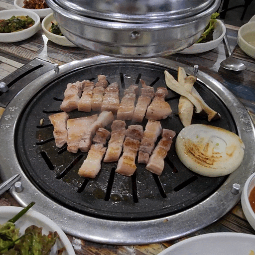  대구 비산동 삼겹살 맛집 웰빙 과일통에 빠진 돼지들, 반찬 많이 나오는 노포 고깃집