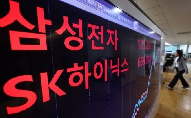 <b>시총</b> 2500조 <b>증발</b>이 아닌 ‘급증’, <b>반도체</b> 질주의 끝은... 