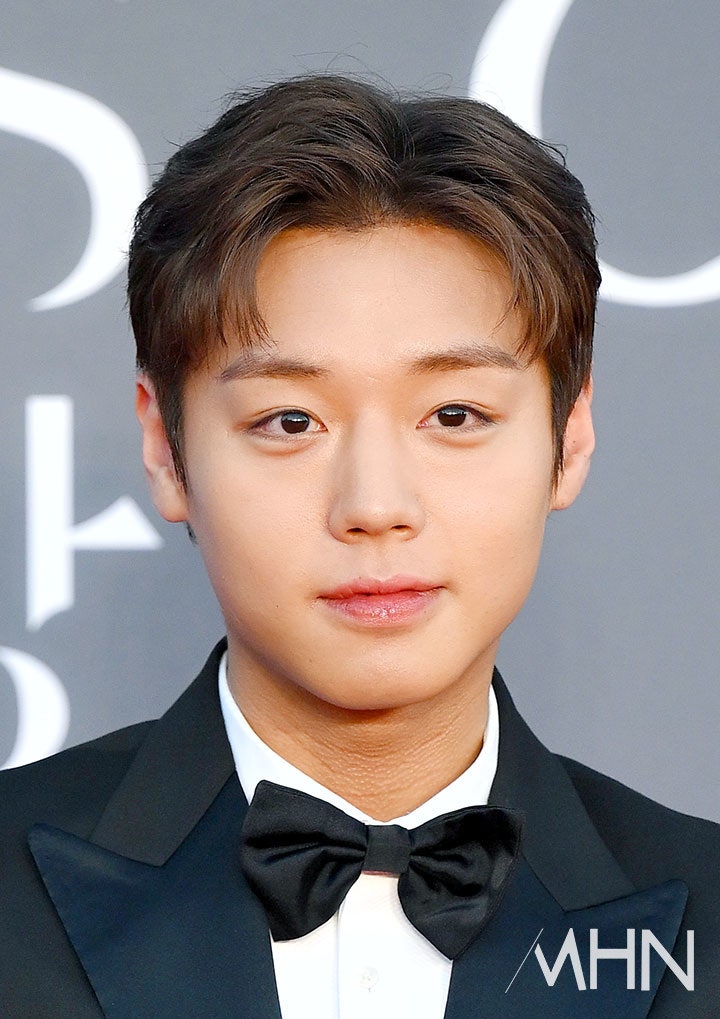 05.08 제62회 백상예술대상 박지훈 레드카펫 | 네이버인기상 + 남자 신인연기상