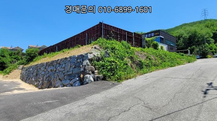 감정가 반값 49%! 2000평대 압도적 토지를 품은 충남 아산시 영인면 신봉리 대형 공장 경매, 지금이 절호의 기회입니다 2024-106890