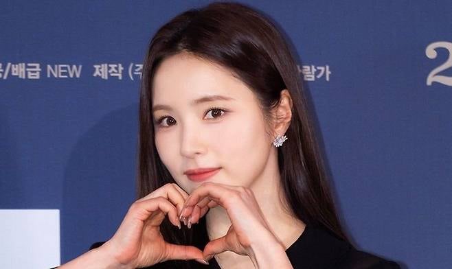 신세경, 백상 여자조연상 수상 후 이성민 발언 논란 속 올린 사진 "감사합니다" 꿋꿋한 행보