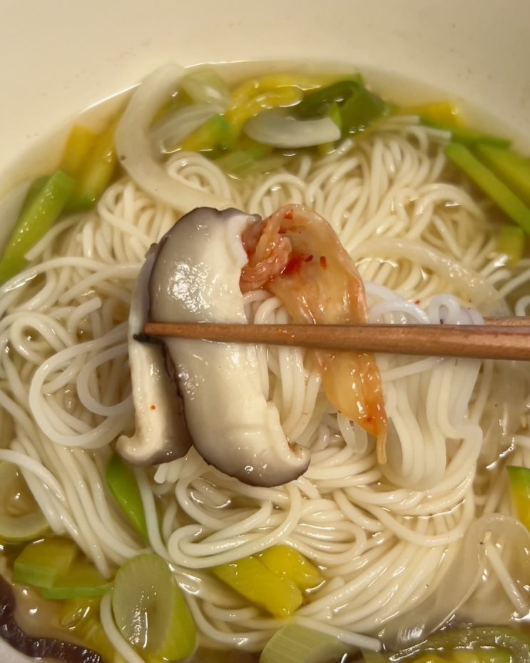  간단 잔치국수 레시피 육수 멸치다시다로 만들기