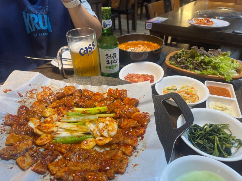 충무로 고기집숯불에 구운 고추장삼겹살 찐맛집
