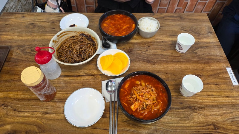 [경기도 시흥 맛집] 가성비 로컬 맛집 뚝배기 화룡짬뽕 시흥본점｜주차·웨이팅 후기