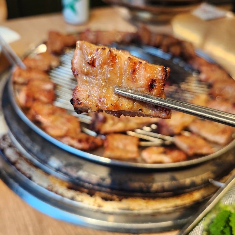 흥부골숯불돼지왕갈비 다산점 냉면 서비스 가족외식 맛집 내돈내산