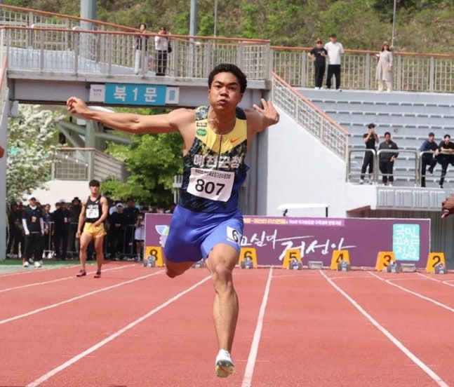 2026.5.14. 육상 단거리 달리기 나마디 <b>조엘진</b> <b>100m</b> 이어 200m 깜짝 기록 2....