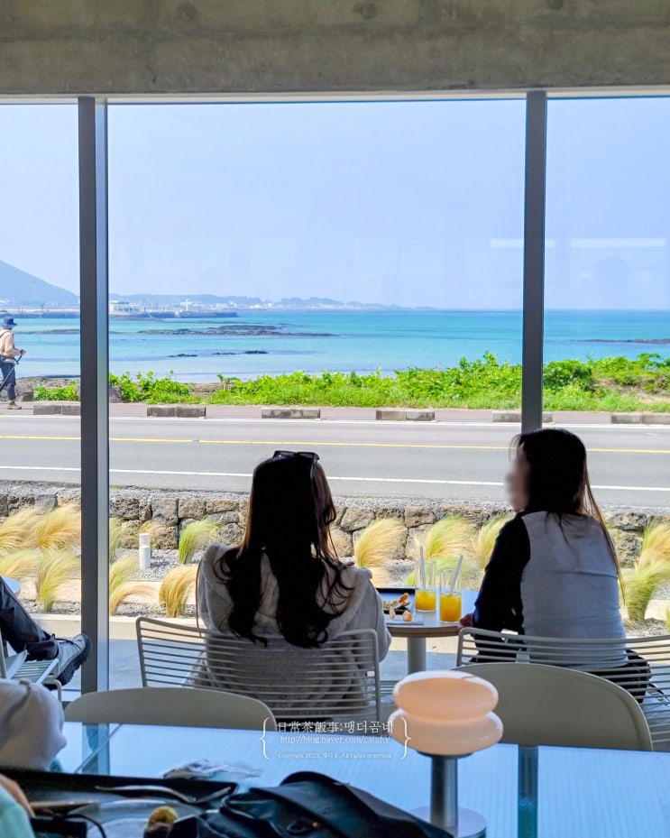  제주 성산 카페 오른 제주 동쪽 오션뷰 카페 가볼만한곳