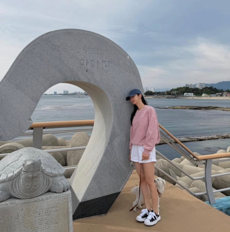 이주빈의 아야진 여행 근황 수영복이 어쩜 이렇게 잘어울릴까요?