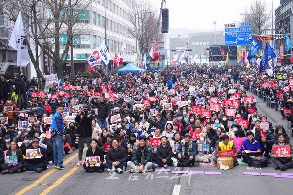  민주주의 위기 앞에서 ‘빛의 혁명’ 완수한 주인공은 ‘140만 광주시민’..‘광주시민대상’ 헌정