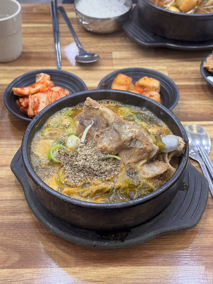 큰맘할매순대국 안산스마트허브점 사진 1