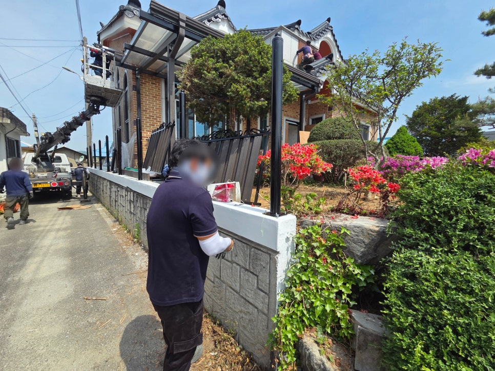 충남 아산휀스 배방 전원주택 리모델링 현장 합성목재 펜스 시공 설치