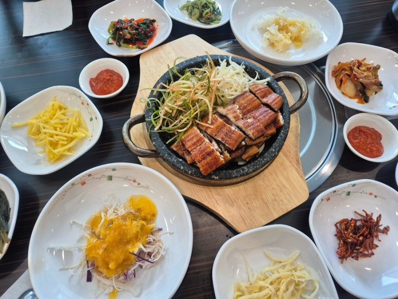 고창 여행 식당과 카페 추천: 선운회관, 하나로마트 만두가게, 상하농원 농원 식당/카페, 본....