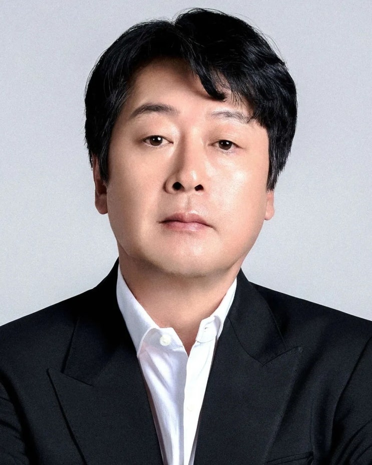  김윤석 20년 만에 TV 복귀! 드라마 의원님이 보우하사, 김선호와 버디 케미 예고