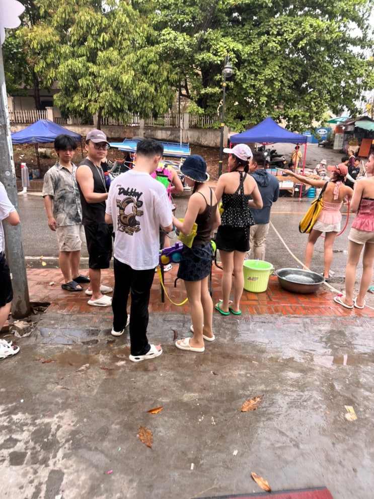  라오스 루앙프라방 삐마이 성지 경험 후기/ 삐마이 때 루앙프라방 마사지샵 방문 후기