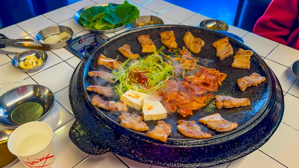 팔팔무쇠삼겹 사진 1