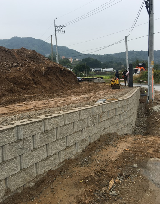  화성시 보강토 옹벽, 왜 필요할까요? 안전성·경제성·시공성 모두 갖춘 최적의 솔루션