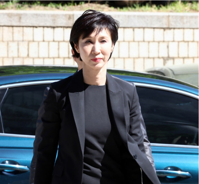 [긴급속보] <b>최태원</b>·<b>노소영</b> 다음달 <b>법정대면</b>…SK 주가 급등에... 