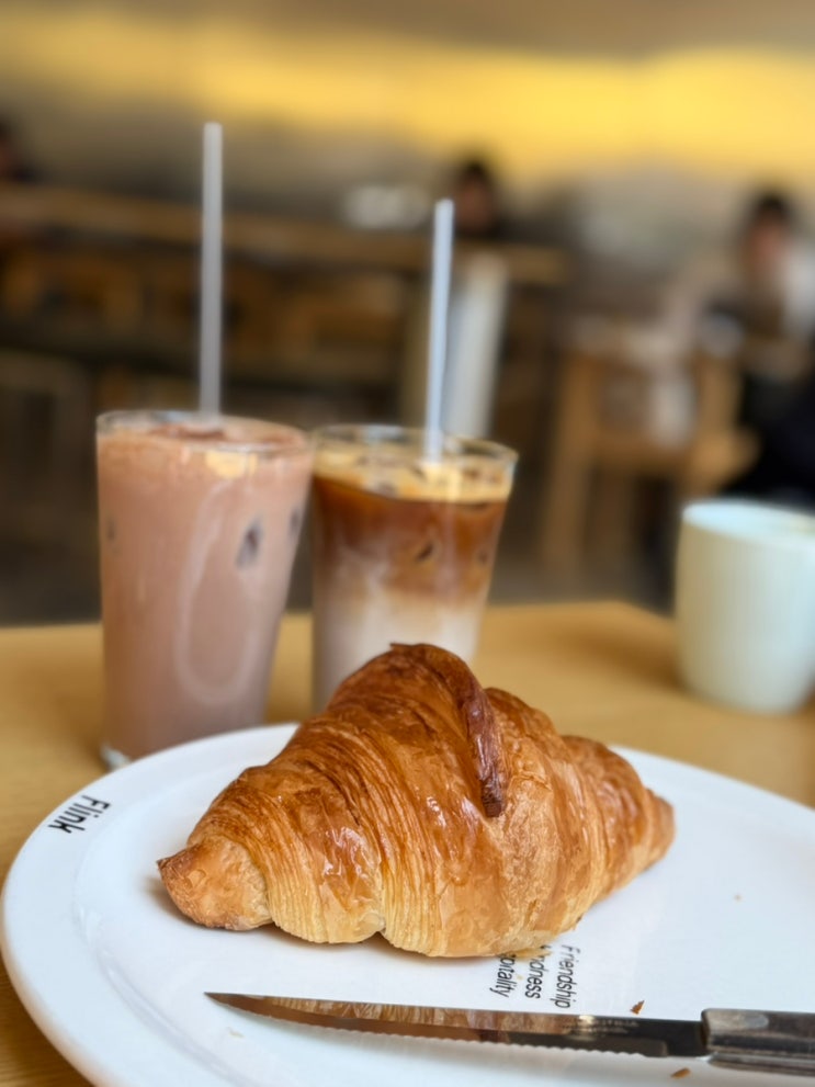  압구정 플링크(Flink) : 서울 3대 크루아상 맛집, 빵 가격, 주말 웨이팅
