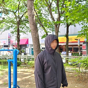 유니클로 바람막이 포켓터블 UV 프로텍션 파카 남자 여자 비교 내돈내산 후기
