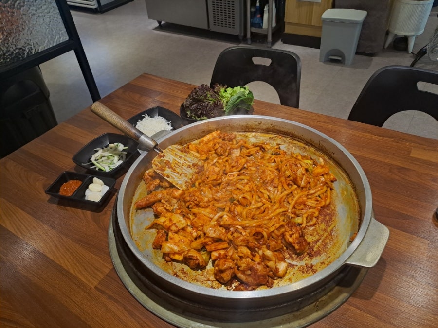 춘천닭갈비 일산동본점 사진 1