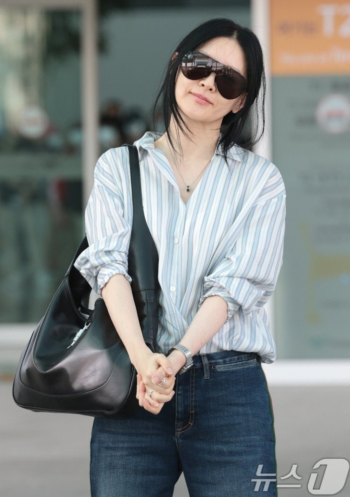 이영애 공항 패션이 보여주는 40대 50대 연예인 공항룩 특징