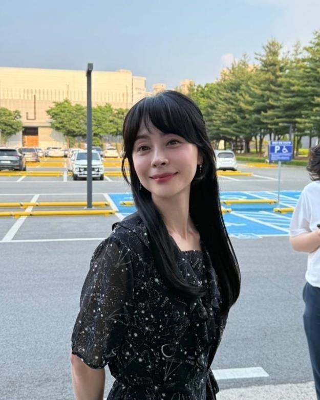 우희진 오늘도 매진했습니다 송명화 과거씬 공개, 51세 나이 다시 화제된 근황