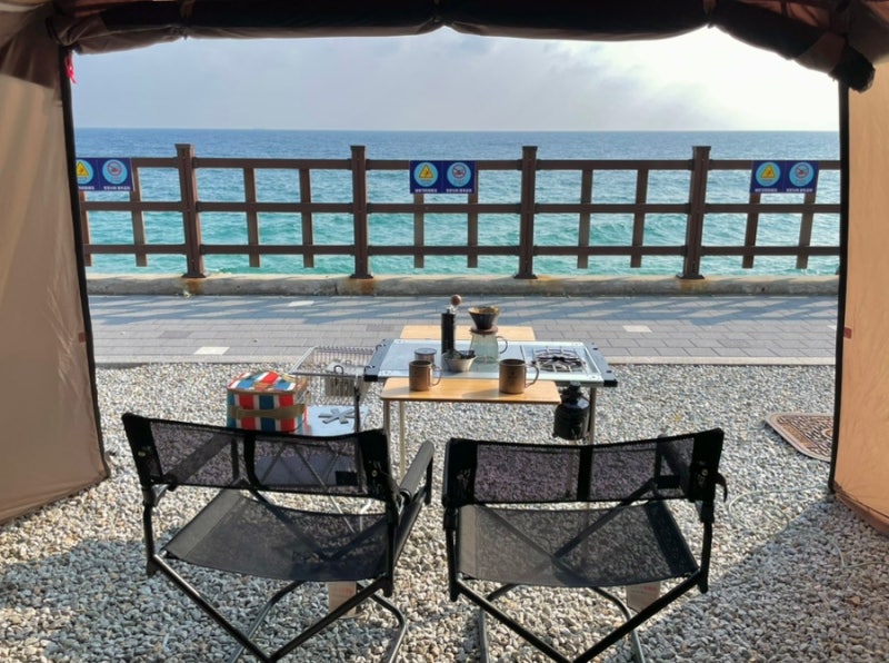 텐트밖 바다뷰 1열 강원도 강릉 바다내음캠핑장 A2 오션뷰 캠핑장 추천