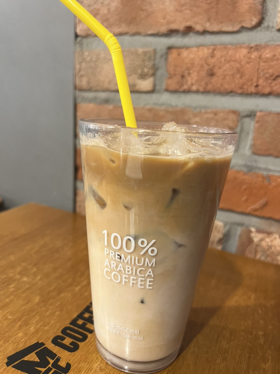 메가MGC커피 신월사거리점 사진 4