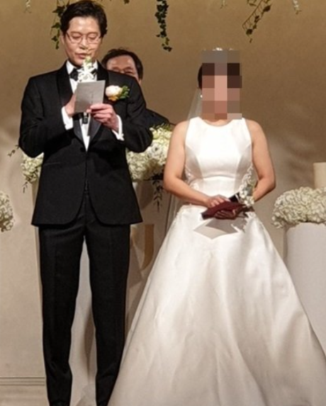 <b>유재명</b>, 띠동갑 연하 아내와 결혼하더니 결국 아빠 됐다