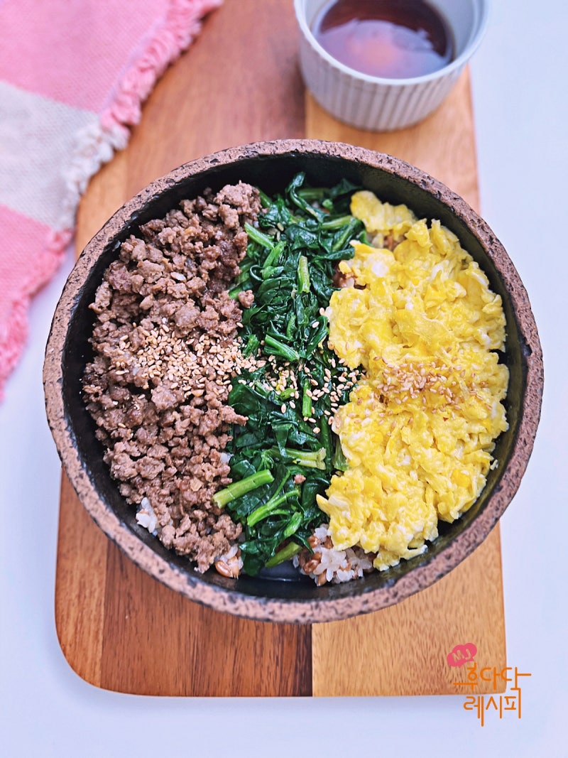 소고기 다짐육 요리 삼색 소보로 덮밥 레시피