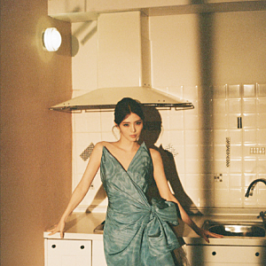 Han So-hee's 2026 Vogue Hong Kong pictorial: Still dazzling visuals and the epitome of elegance!