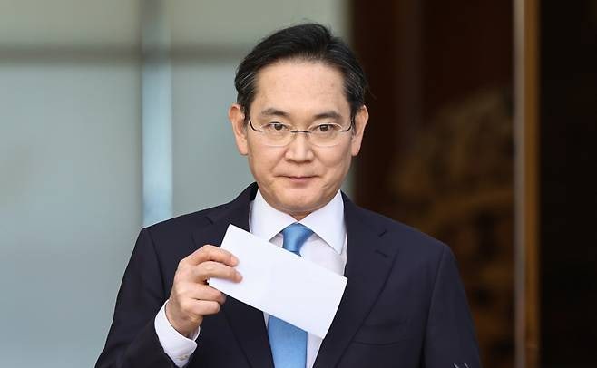 이재용 회장 급거 귀국, <b>김민석 국무총리</b>는 대국민 담화 발표...... 
