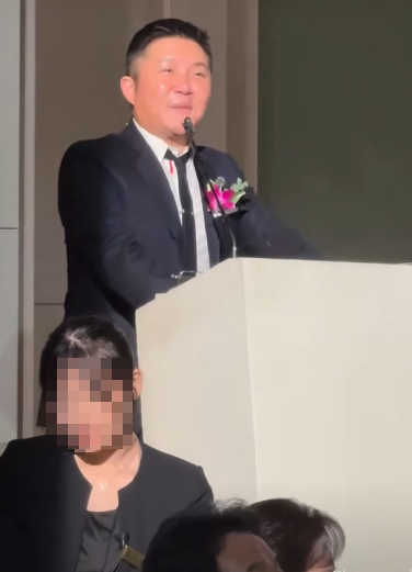 "뜨거운 박수로 신랑을" 조세호, 최준희 결혼식서 다시 나온 근황