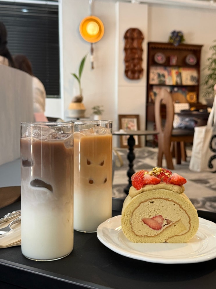  을지로 카페 케이크맛집 루이티하우스, 밤 11시까지 즐기는 충무로 명동 디저트 카페