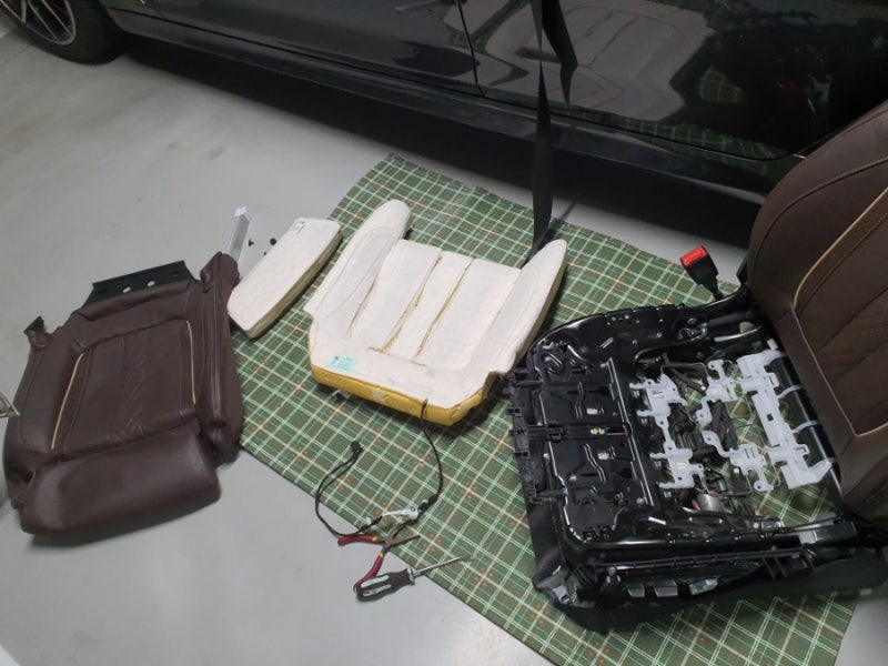 자동차 통풍 시트 소변 청소 bmw 운전석 의자 탈거 찌릉내 제거 실내 가죽 분해 세탁 출장 전....