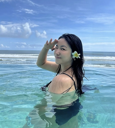 “이 정도였나” 발리 수영장 뒤집은 김옥빈 비키니 몸매, 팬들 반응 폭발.jpg